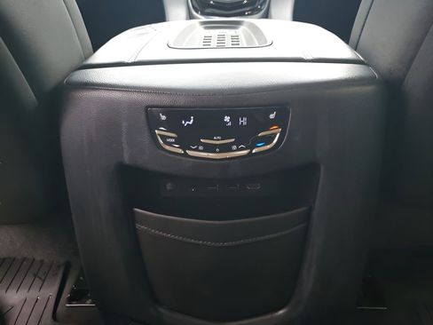 Used 2017 Cadillac Escalade Luxury image 22