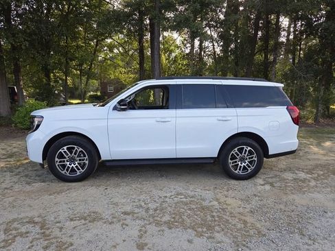 Used 2025 Ford Expedition Active RWD image 5