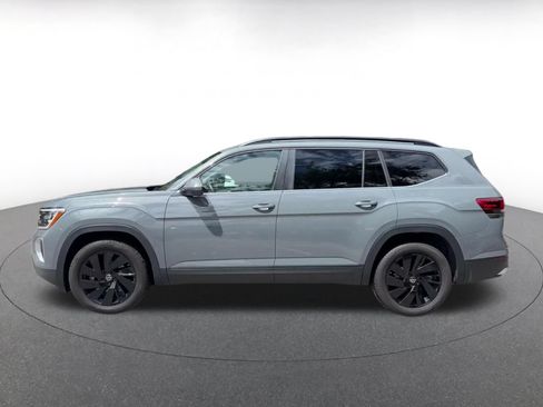 Used 2026 Volkswagen Atlas SE FWD image 8