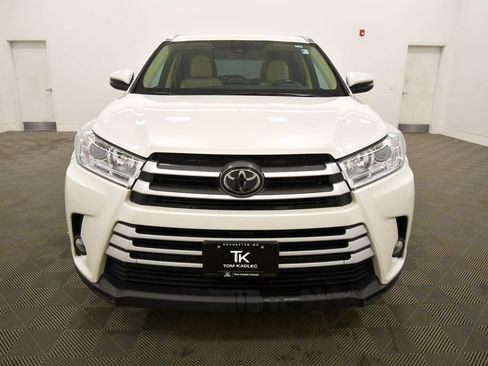 Used 2018 Toyota Highlander XLE image 10