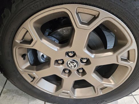 Used 2023 Toyota RAV4 AWD Hybrid image 11