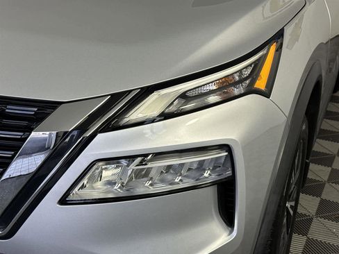 Used 2022 Nissan Rogue SV image 9