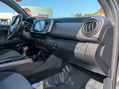 Certified 2022 Toyota Tacoma TRD Off-Road image 7