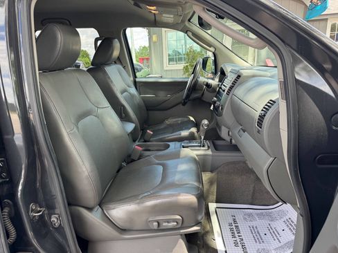 Used 2011 Nissan Frontier SL RWD image 15