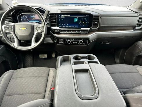 Used 2025 Chevrolet Silverado 1500 LT AWD/4WD image 11