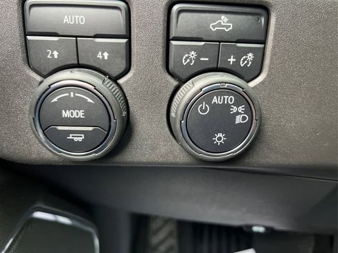 Used 2023 Chevrolet Silverado 1500 LT image 17