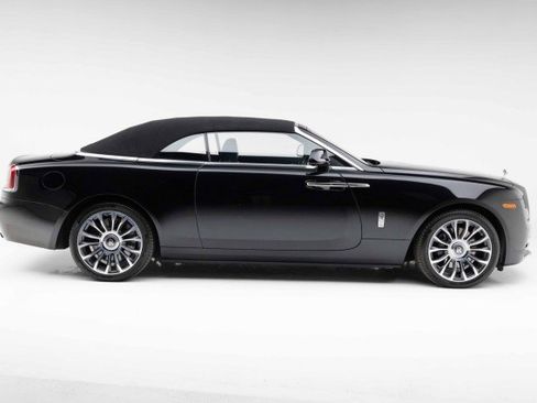 Used 2019 Rolls-Royce Dawn RWD image 31