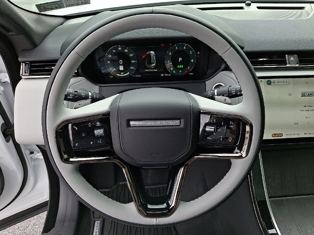 Used 2026 Land Rover Range Rover Velar S AWD/4WD image 11