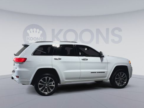 Used 2017 Jeep Grand Cherokee Overland image 12