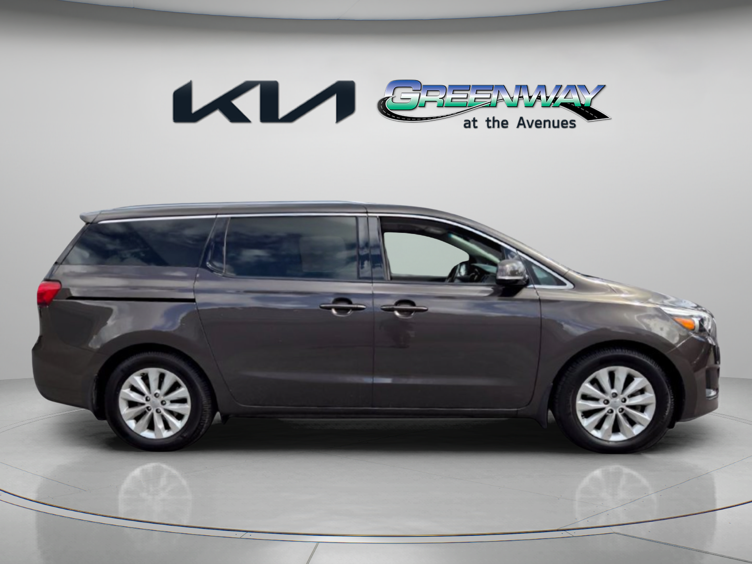 Used 2017 Kia Sedona EX FWD image 8