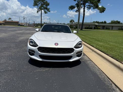 Used 2017 FIAT 124 Spider Lusso RWD image 11