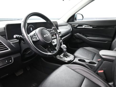 Used 2024 Kia Seltos EX AWD/4WD image 10