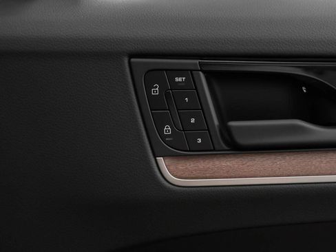 New 2025 Porsche Cayenne image 40