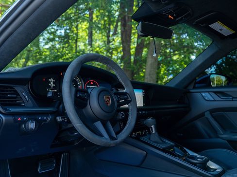 Certified 2023 Porsche 911 GT3 RWD image 4