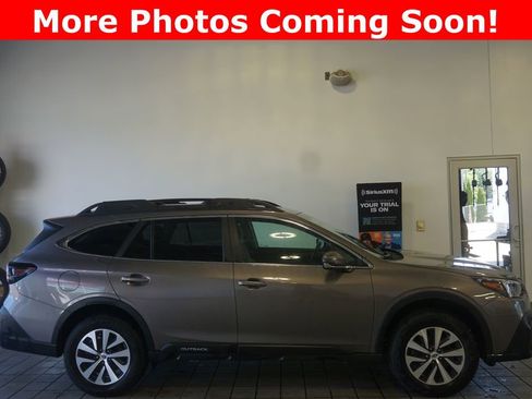 Used 2021 Subaru Outback Premium AWD/4WD image 2
