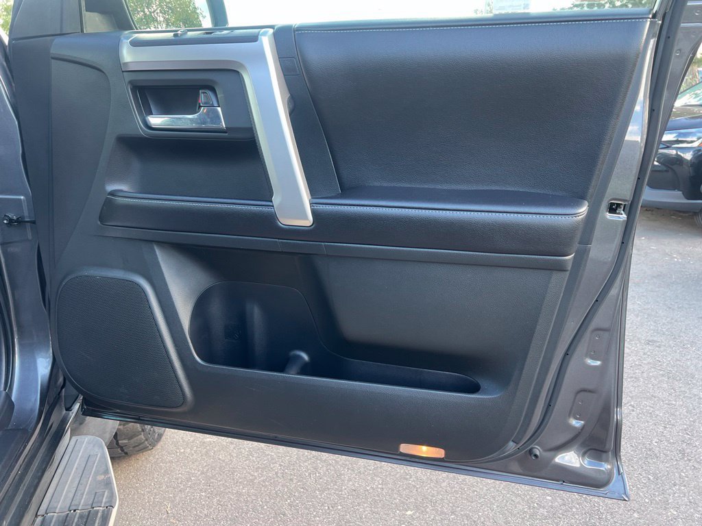 Used 2017 Toyota 4Runner SR5 RWD image 10