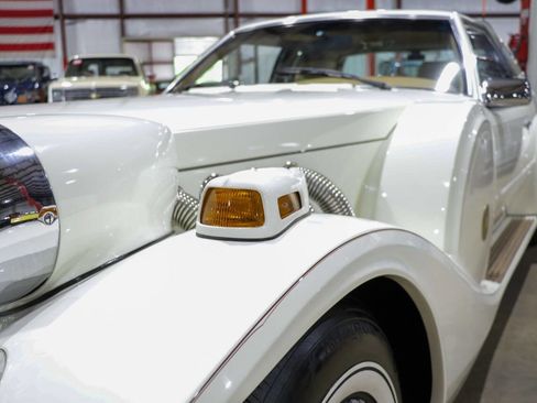 Used 1988 Ford Mustang LX image 32