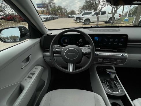 Used 2024 Hyundai Kona SEL image 11