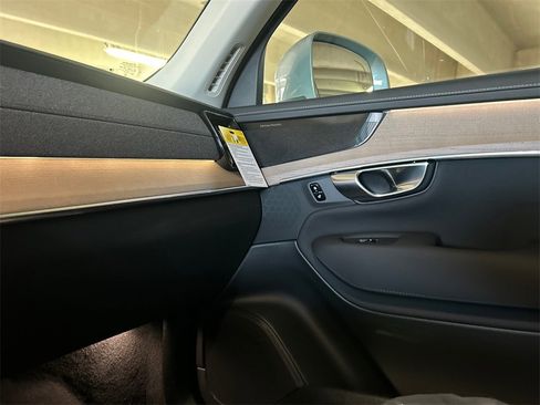 New 2026 Volvo XC90 B6 Plus w/ Protection Package Premier image 21