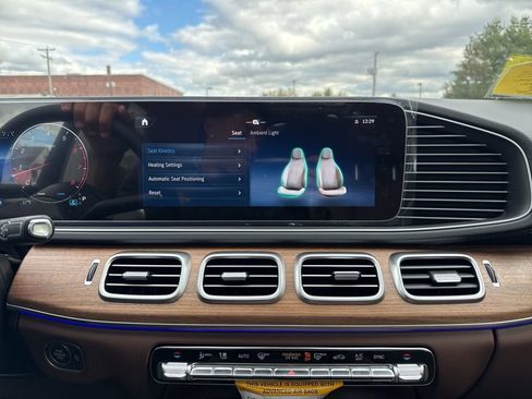 New 2026 Mercedes-Benz GLS 450 4MATIC image 36