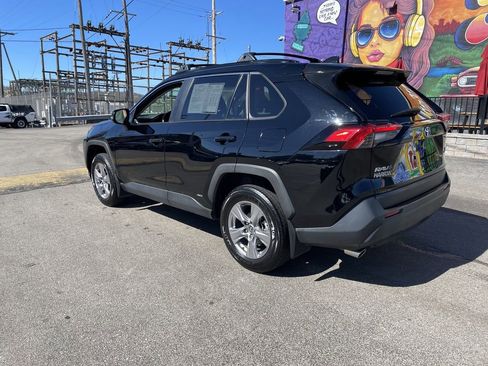 Used 2024 Toyota RAV4 XLE AWD/4WD image 3