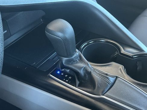 Used 2018 Toyota Camry FWD image 25