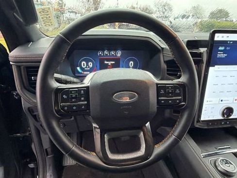 Used 2024 Ford Expedition Platinum image 26
