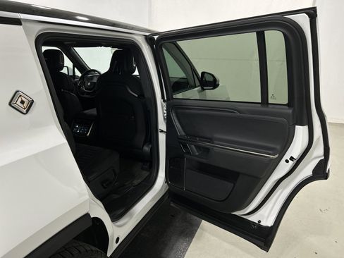 Used 2023 Rivian R1S Adventure AWD/4WD image 19