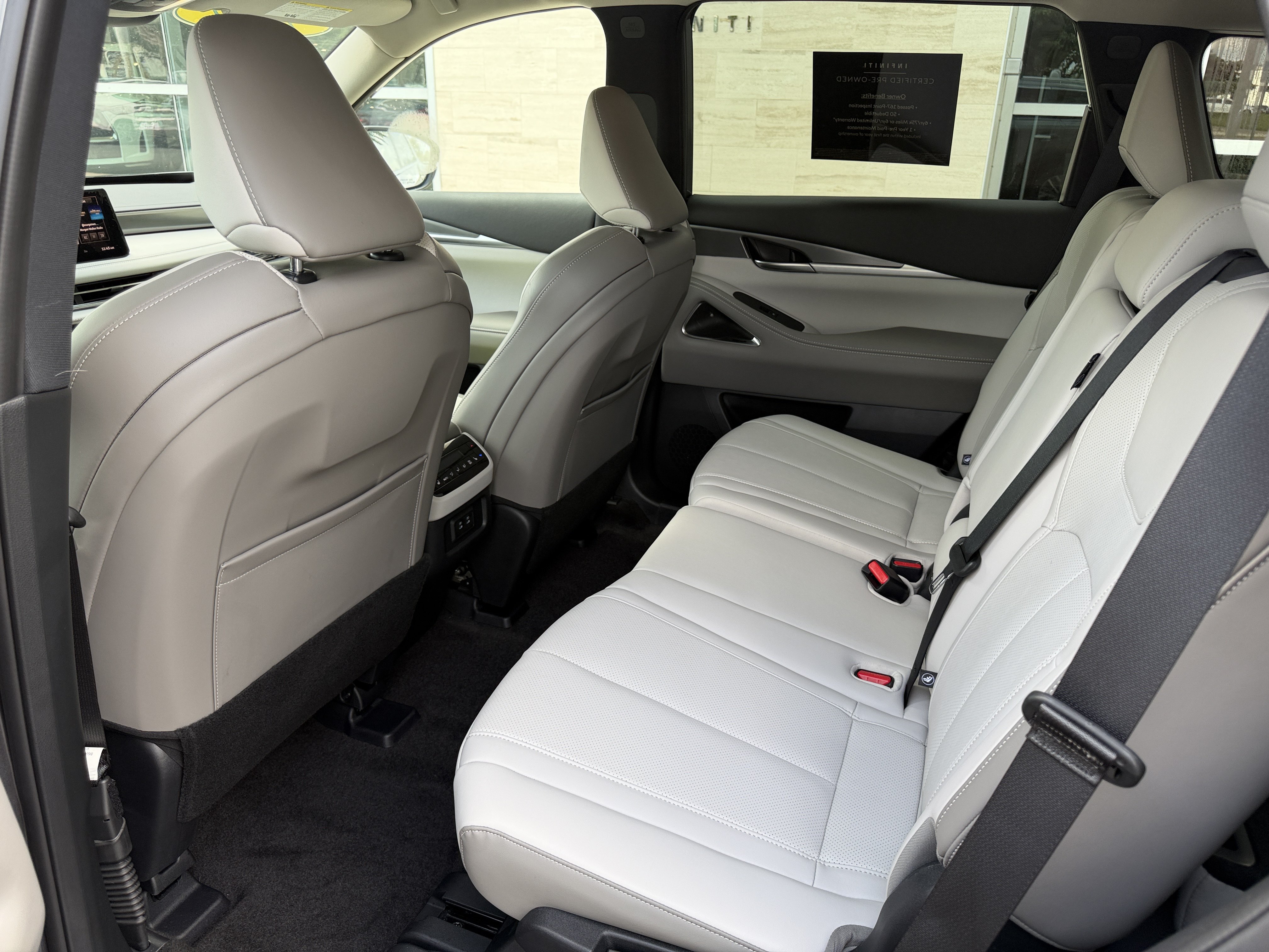 Certified 2027 INFINITI QX60 Luxe w/ Cargo Package FWD image 18