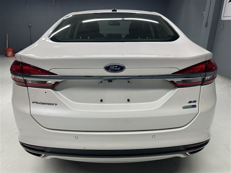 Used 2017 Ford Fusion SE w/ Equipment Group 202A AWD/4WD image 6