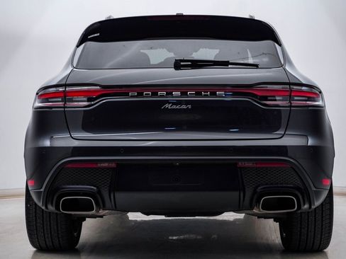 Certified 2025 Porsche Macan image 11