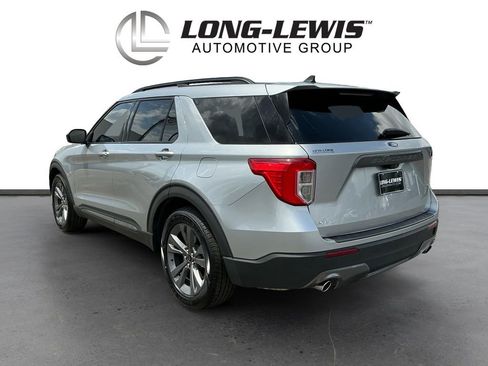 Certified 2022 Ford Explorer XLT w/ Equipment Group 202A RWD image 4