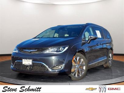 Used 2019 Chrysler Pacifica Limited w/ Advanced Safetytec Group