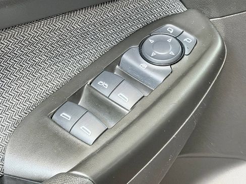 Used 2025 Chevrolet TrailBlazer LT AWD/4WD image 11