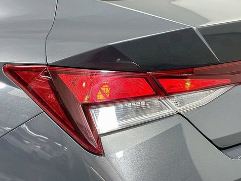 Used 2024 Hyundai Elantra SEL FWD image 23