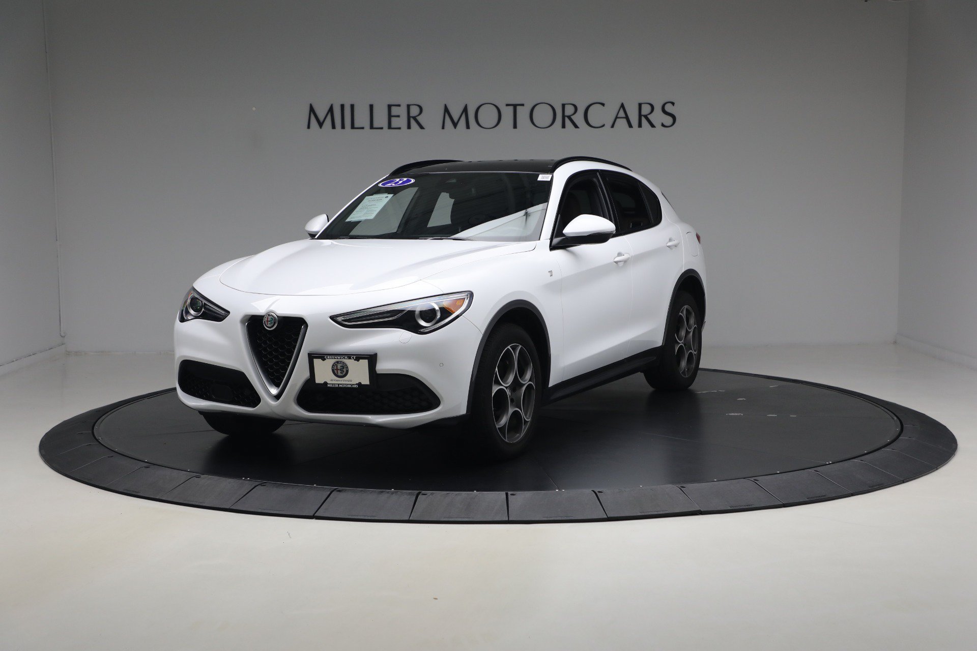Used 2023 Alfa Romeo Stelvio Ti w/ Active Assist Plus Package AWD/4WD image 2