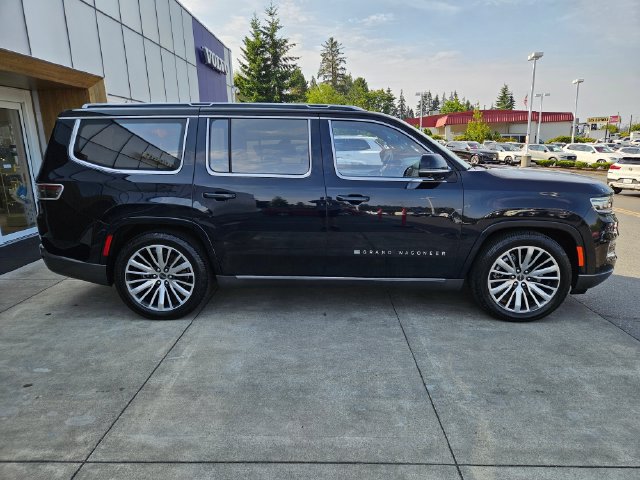 Used 2022 Jeep Grand Wagoneer Series III w/ Rear Seat Video Group 1 AWD/4WD image 4