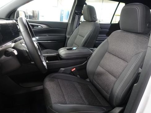 Used 2026 Chevrolet Traverse LT w/ Driver Confidence Package FWD image 11