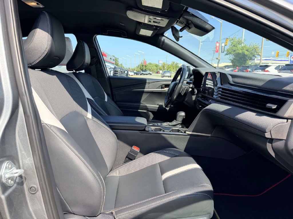 Certified 2025 Toyota Camry SE FWD image 13