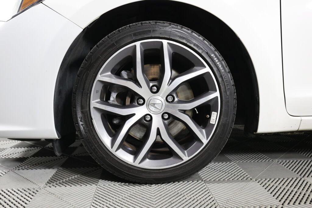 Used 2020 Acura ILX w/ Premium Package FWD image 9