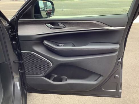 New 2026 Jeep Grand Cherokee Limited image 39