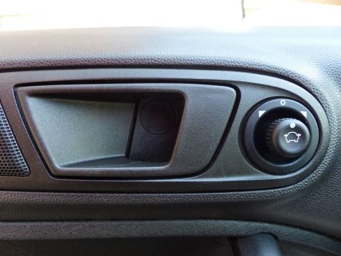 Used 2018 Ford Fiesta SE image 20