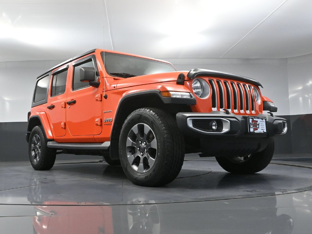 Used 2018 Jeep Wrangler Unlimited Sahara w/ Dual Top Group AWD/4WD image 41