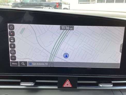 Used 2024 Hyundai Elantra SEL FWD image 5