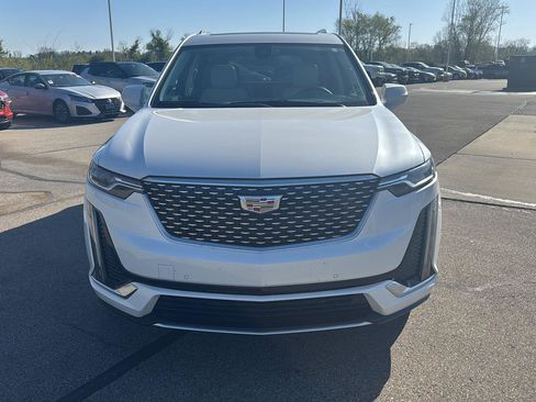 Used 2025 Cadillac XT6 Premium Luxury w/ LPO, Floor Liner Package AWD/4WD image 9