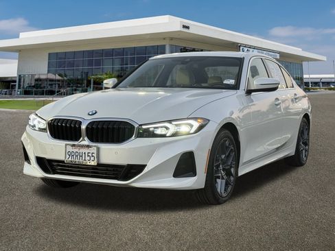 Used 2025 BMW 330i 330i w/ Premium Package image 32