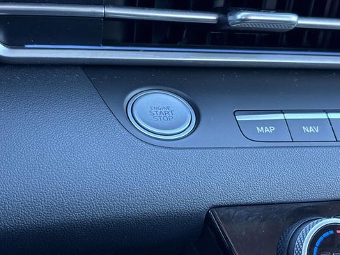 Certified 2021 Hyundai Elantra Limited image 29