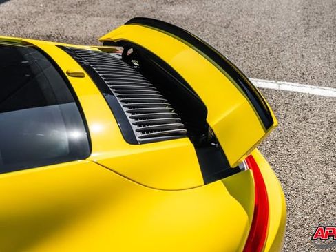 Used 2018 Porsche 911 Carrera T image 30