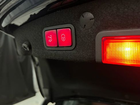 Used 2019 Mercedes-Benz C 300 4MATIC Sedan image 43