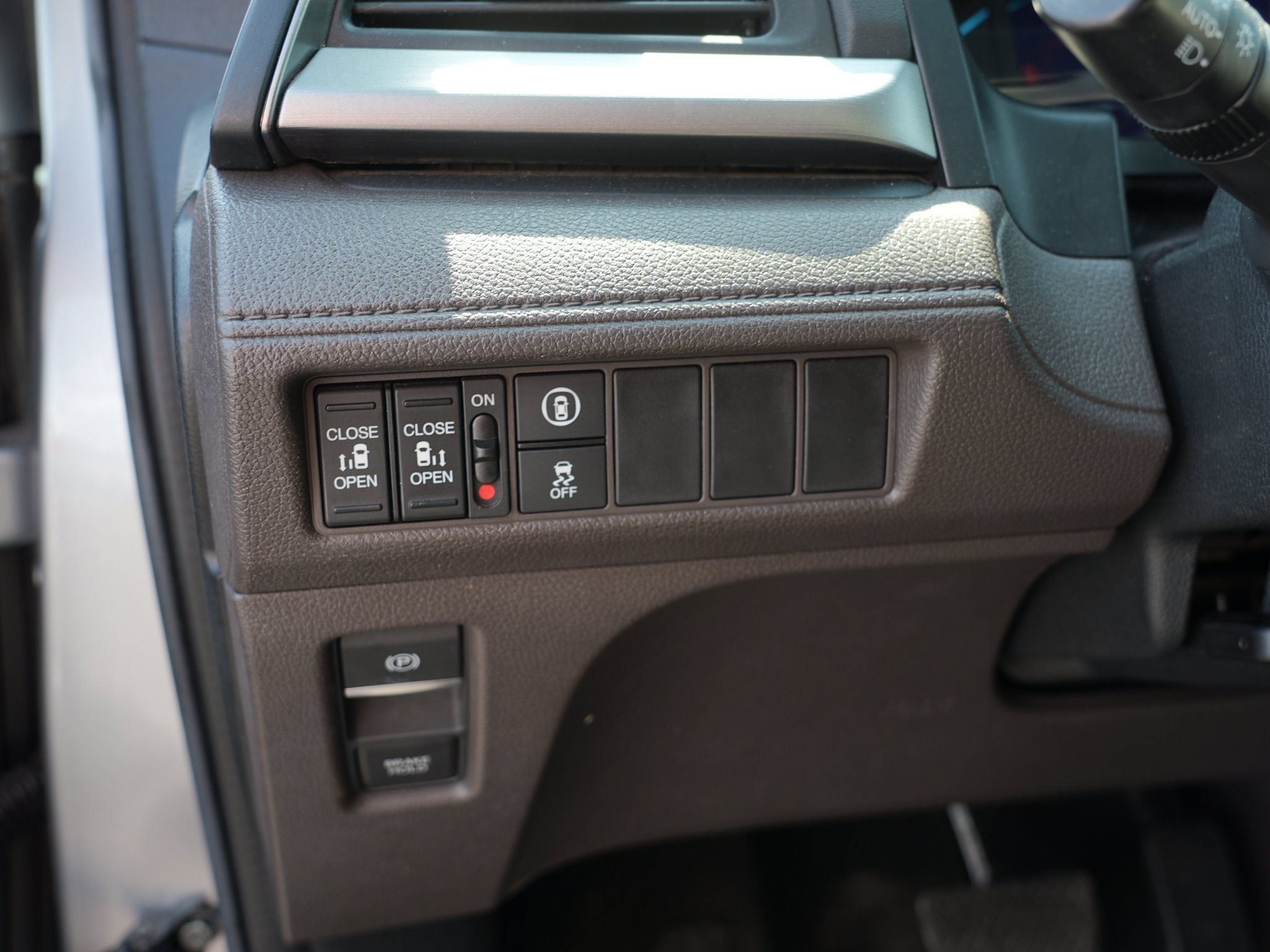 Used 2024 Honda Odyssey EX image 18